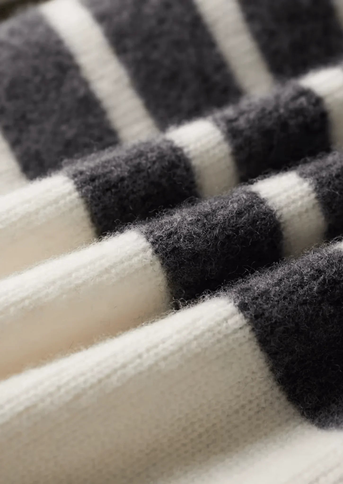 Saf Ekstra İnce Merino Yün Alessio Takım - Martin Milano