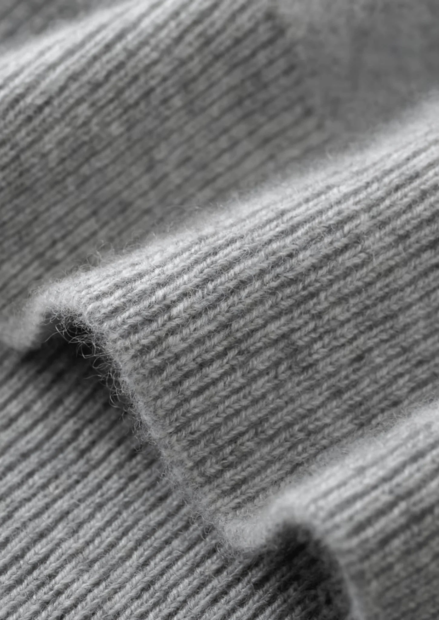 Saf Ekstra İnce Merino Yünü V Yaka Hırka - Martin Milano