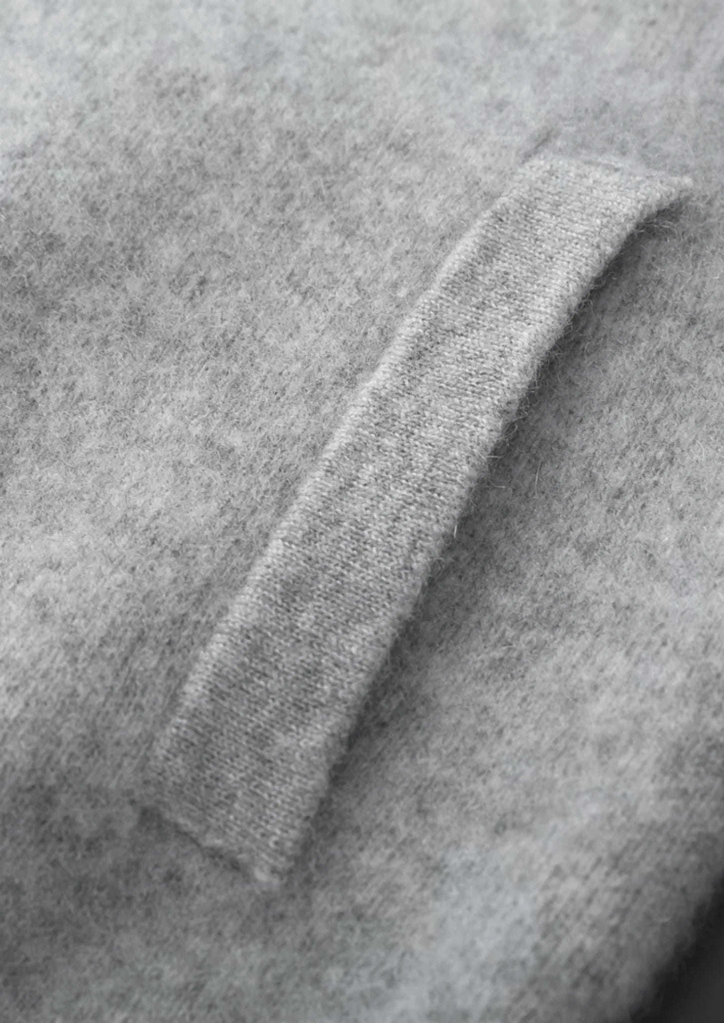 Saf Ekstra İnce Merino Yünü V Yaka Hırka - Martin Milano