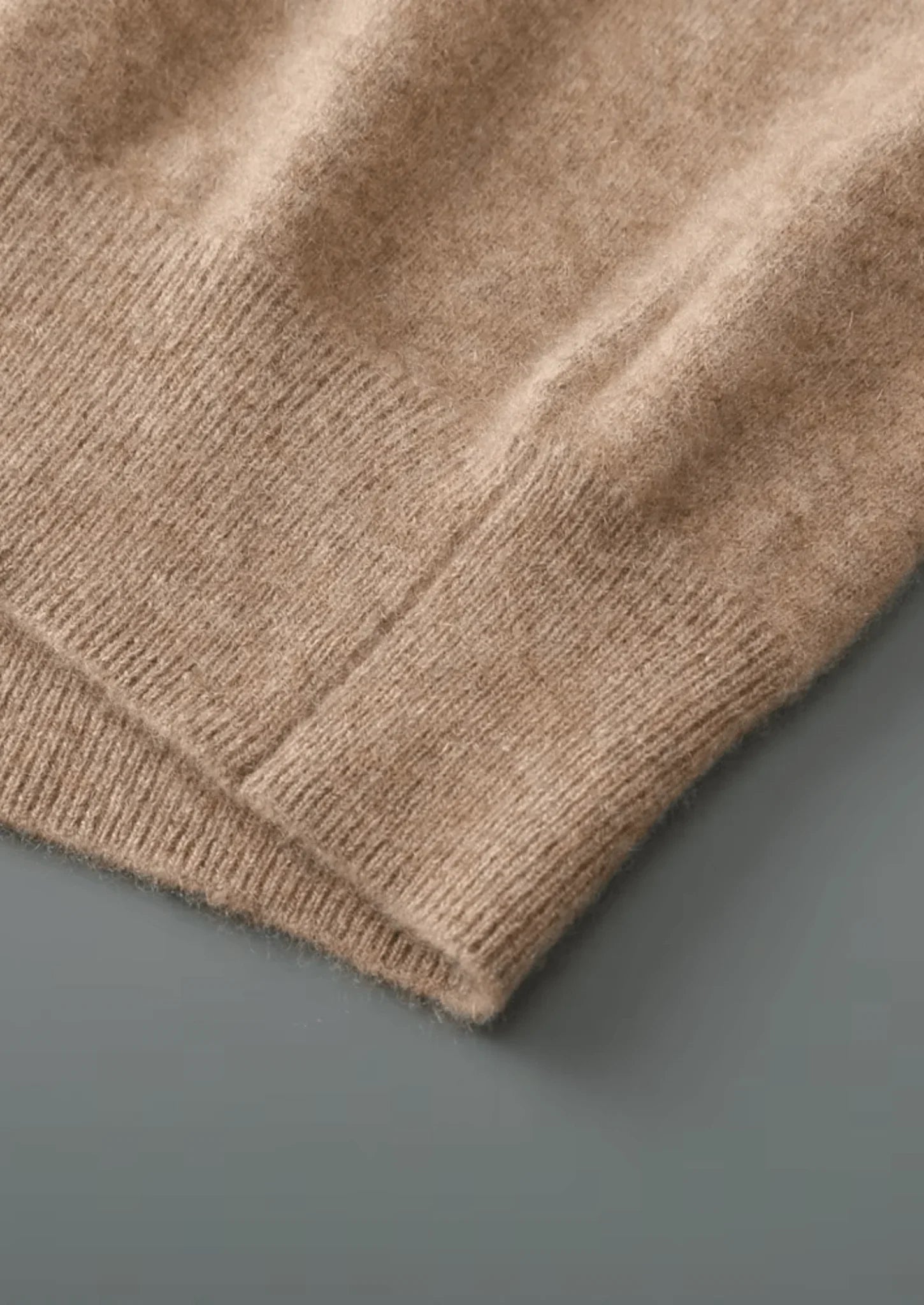 Saf Ekstra İnce Merino Yünü V Yaka Süveter - Martin Milano