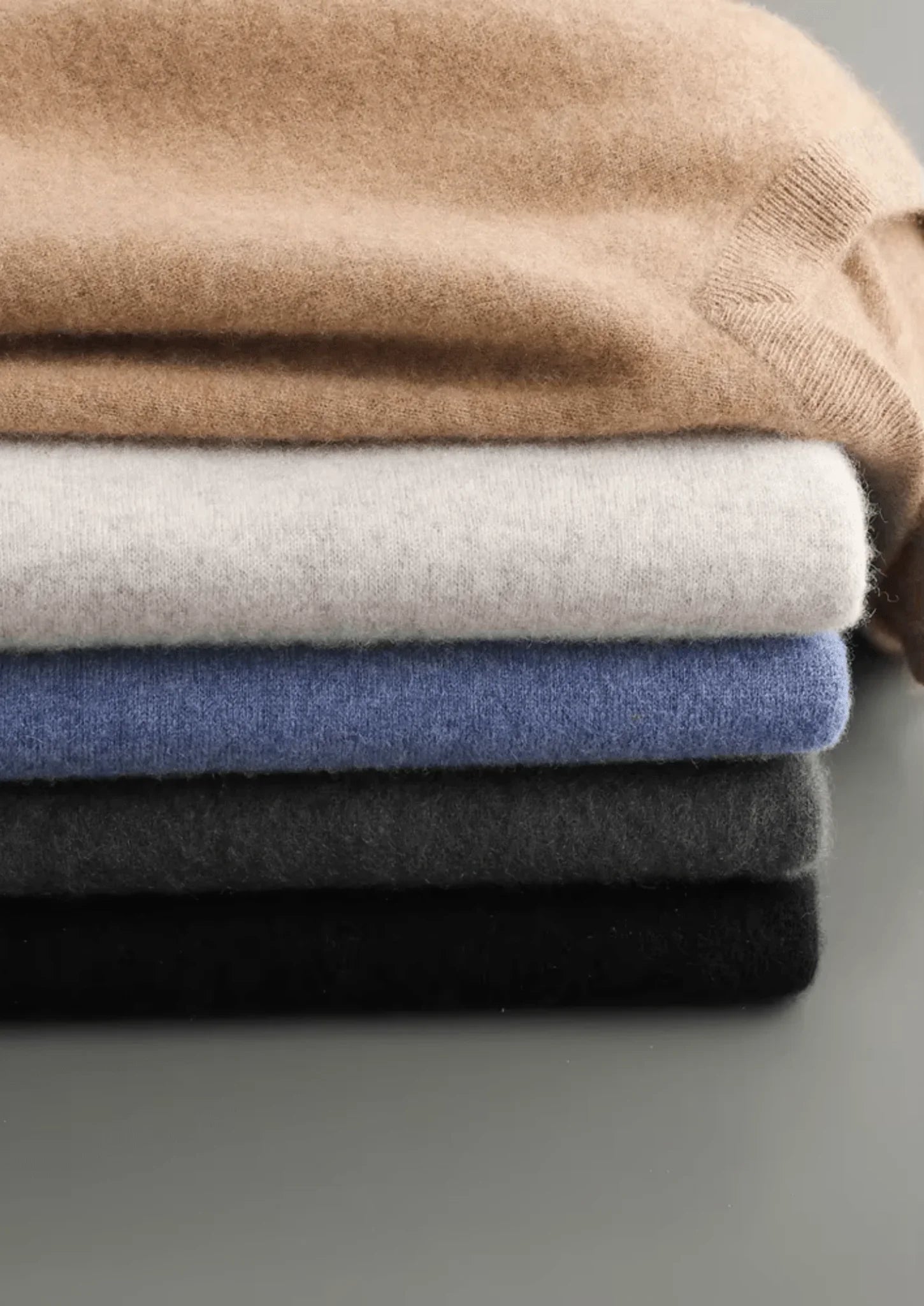 Saf Ekstra İnce Merino Yünü V Yaka Süveter - Martin Milano